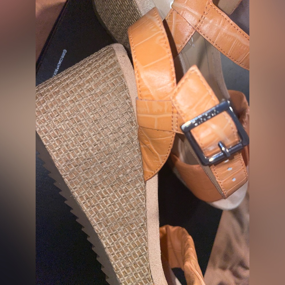 Vionic wedges
